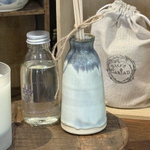pure cariad ceramic candles and diffusers refillable refills pure essential oils wood wick soy wax rattan reeds